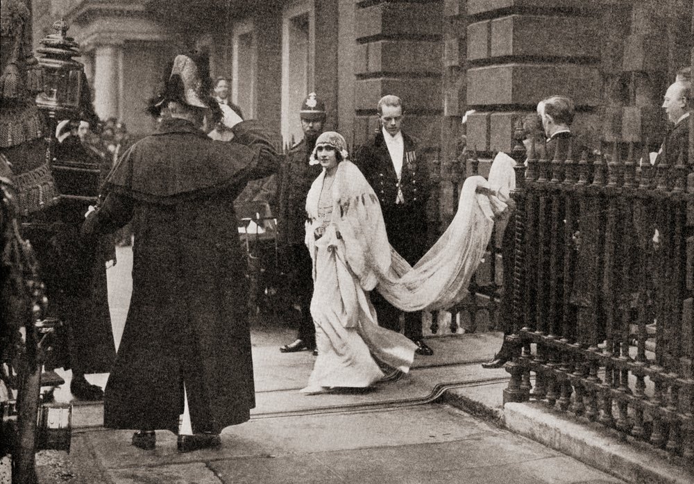 lady elizabeth bowes lyon wedding dress The bridal gown of Lady Elizabeth Bowes-Lyon for her marriage to Prince  Albert, Duke of York on 26 April 1923 at Westminster Abbey, designed by  Madame Handley Seymour in a medieval style