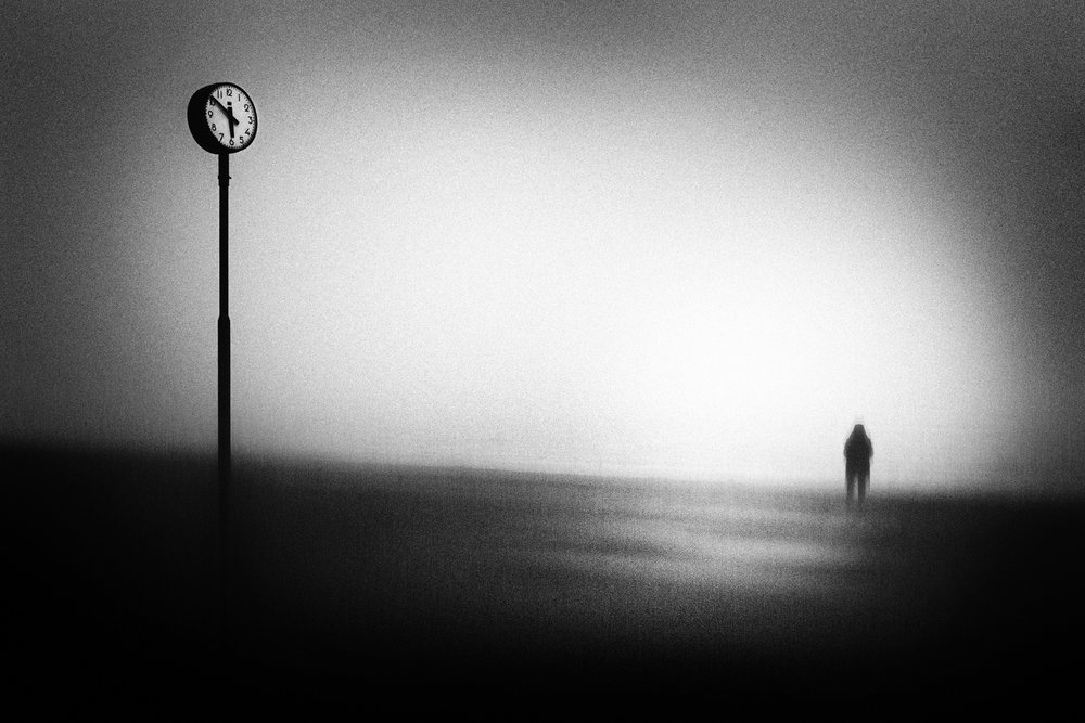 Lone Figure Timeless Clock von Gustav Davidsson