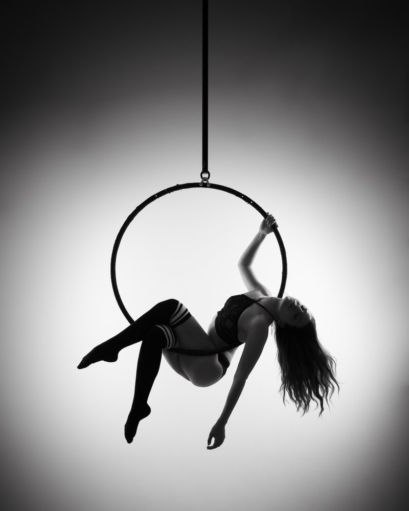 Elegant Aerial Performance by Laura Benvenuti