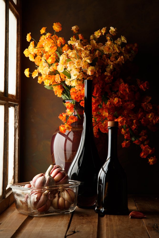 Rustic Garlic and Flowers by Luiz Laercio