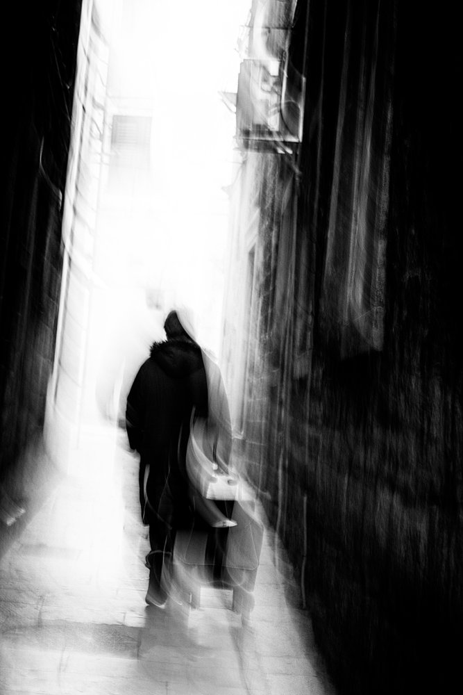 Solitary Walk In Light von Tito Mindoljevic