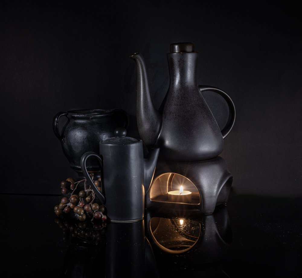 Dark Ceramics Candle Glow by larryliu