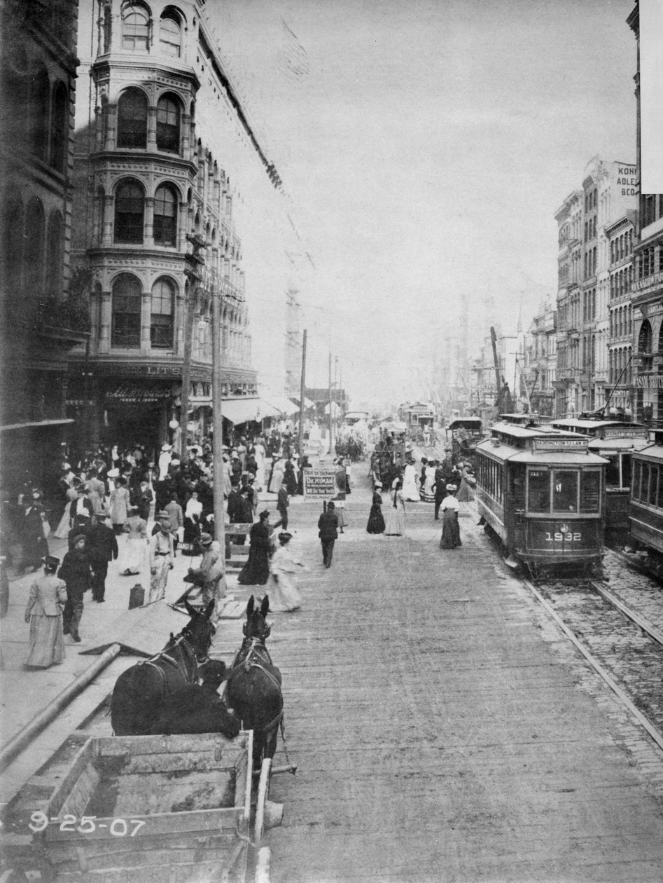 Market Street Looking East from 7th Street, Philadelphia, 1907 by American Photographer
