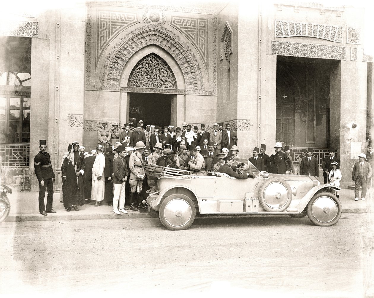 Sherif Abdullah arrives at the Rifai Mosque, Cairo by A. Reid