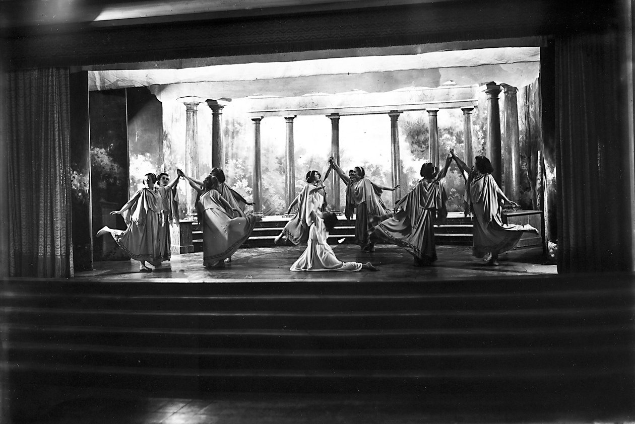Villa Rosa Maltoni Mussolini: Female Students Performing by Fratelli Alinari