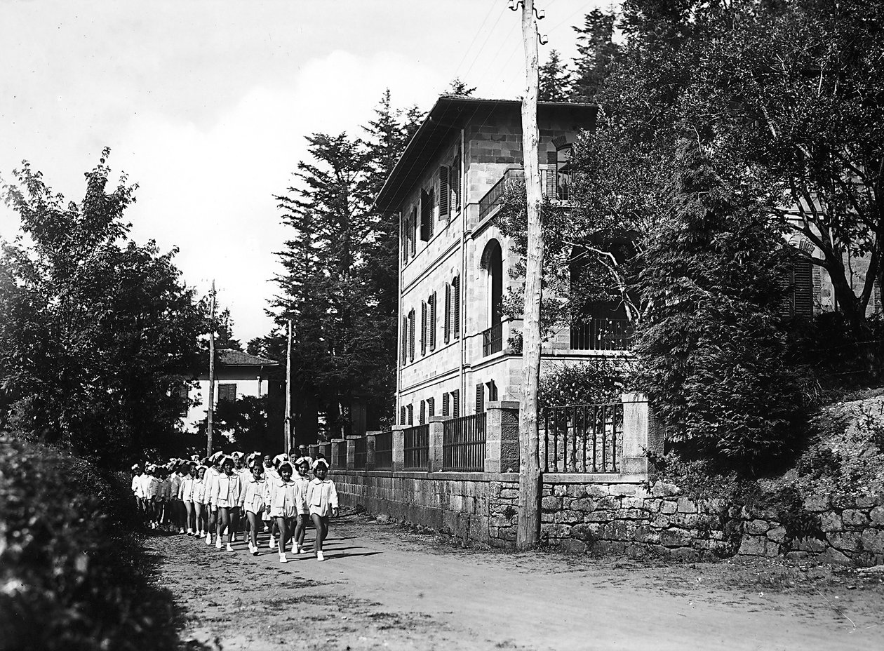 Villa Rosa Maltoni Mussolini: young female students on a walk by Fratelli Alinari