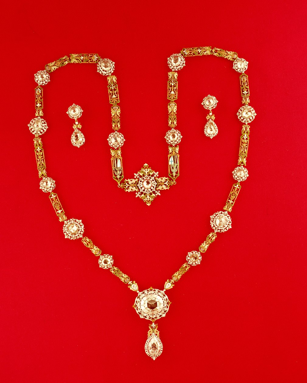 Necklace by Tiffany and Co. New York, 1870 by American School