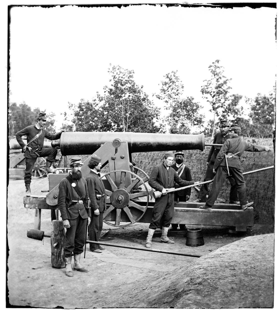 Heavy Gun in Fort Woodbury, Virginia, 1861 by American Photographer