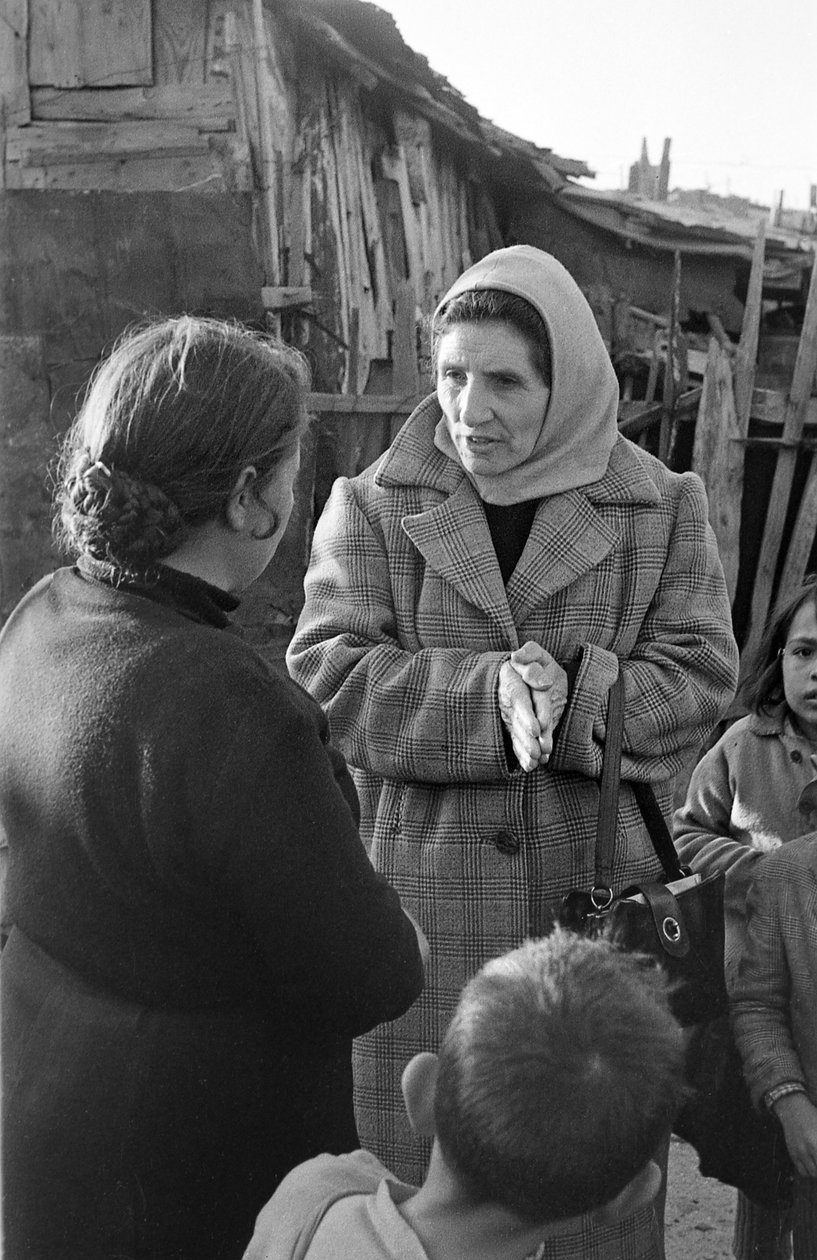 Crotone - Latest Updates Between Ladies by Ando Gilardi