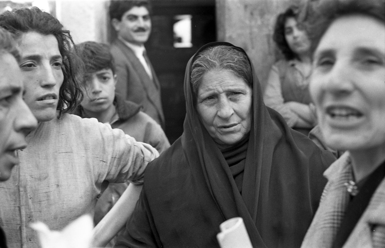 Crotone - Testimonials by Ando Gilardi