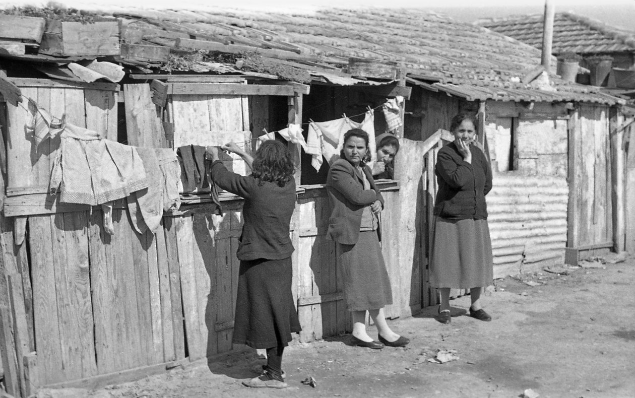 Crotone - Women in Shutts by Ando Gilardi