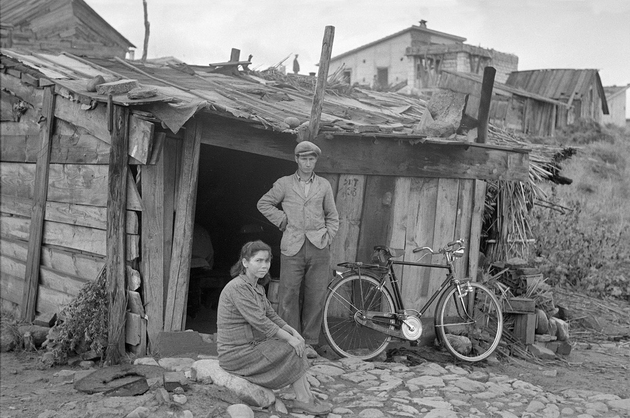Inhabitants of the Slum of Crotone by Ando Gilardi