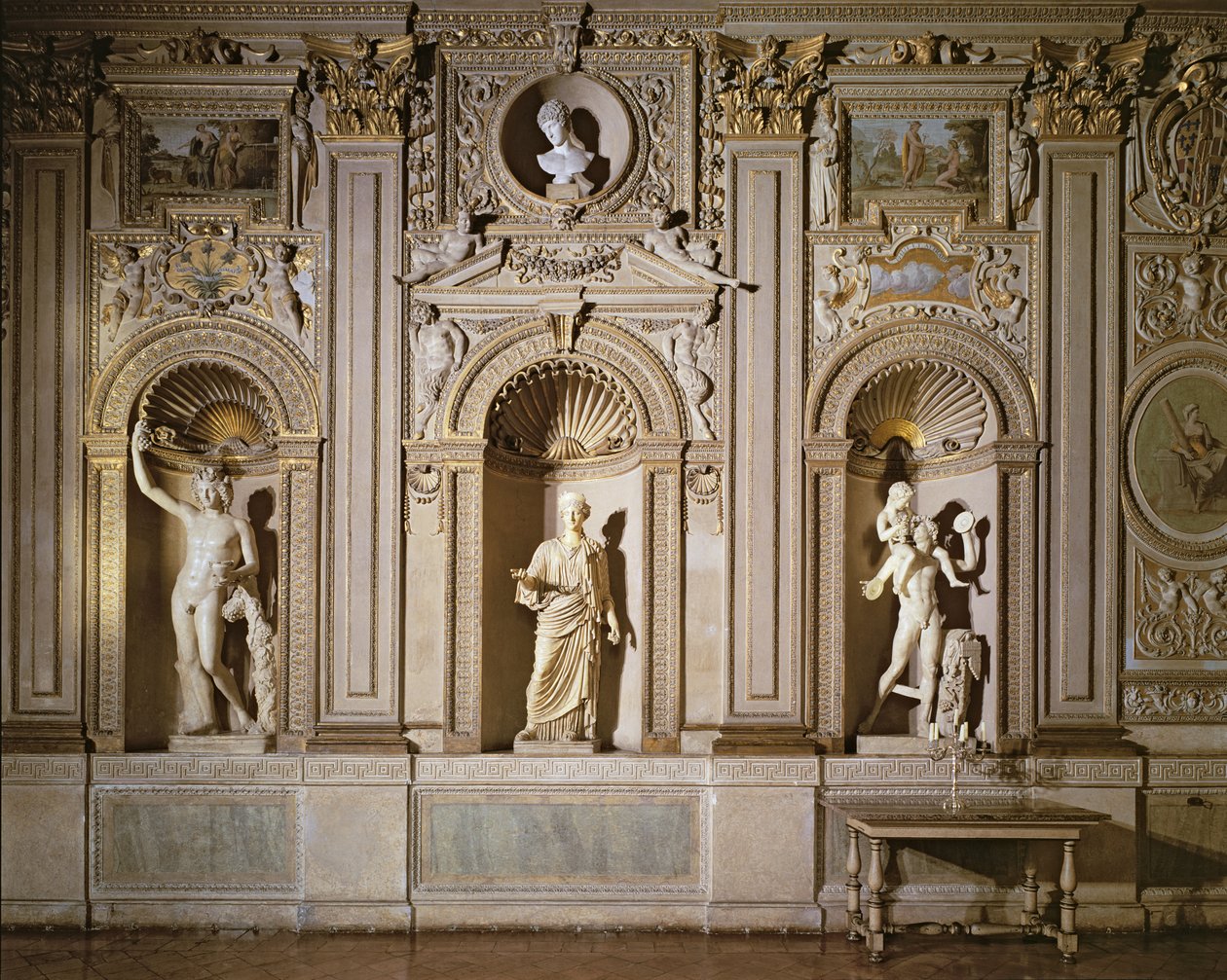 Galleria di Carracci, Gilded Stuccoed Wall Decoration with Marble Sculpture (detail) by Annibale Carracci