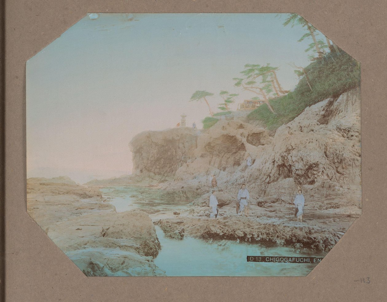 Men and Women on the Coast at Chigogafuchi on Enoshima, Japan by Anonymous