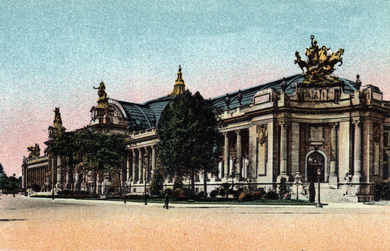 Paris: exterior view of the Grand Palais opened in 1900. Photograph of 1920 in 