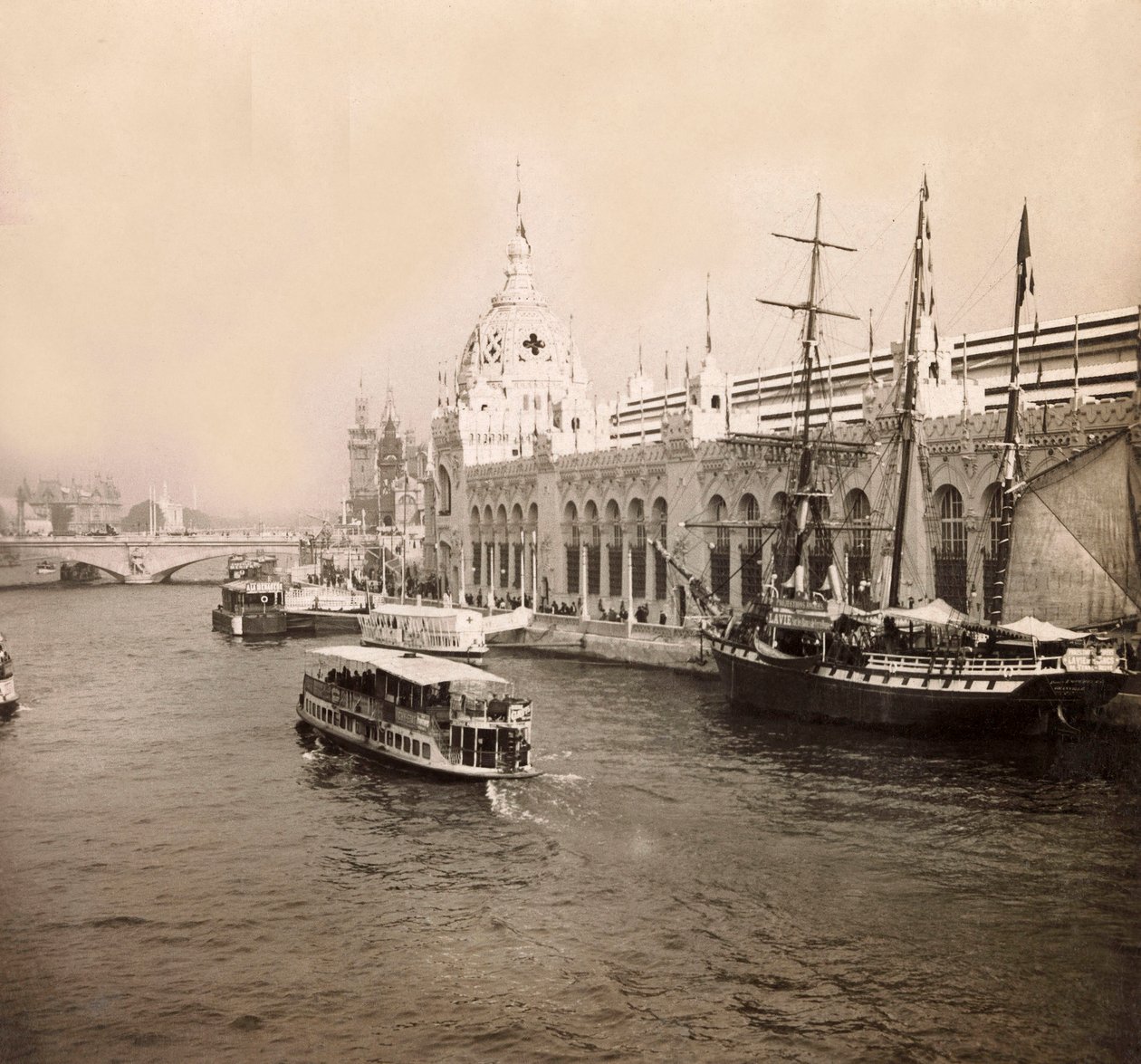 Universal Exposition of 1900 in Paris: The palace of the armies of land and sea by Anonymous Anonymous