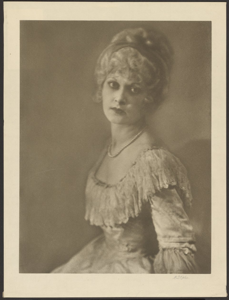 An Old Fashioned Lady by Arthur F. Kales
