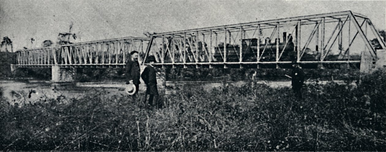 Ponte da E. F. Mogyana sobre o Rio Pardo by Axel Frick