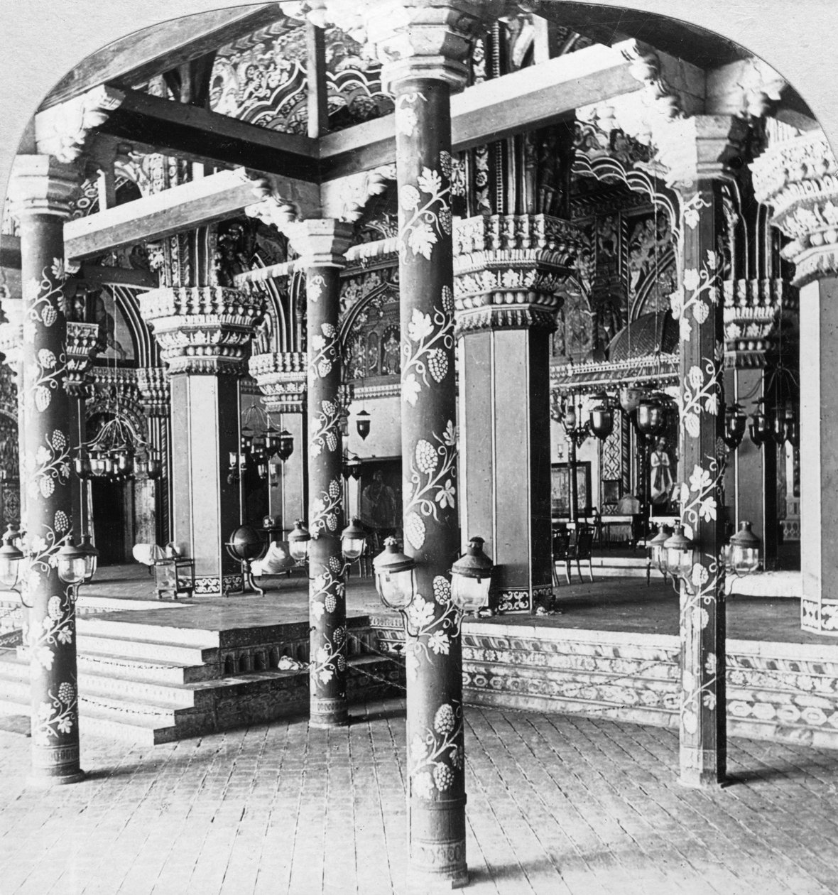 The Mahratta Durbar Hall, Palace of the Princess of Tanjore, Tanjore Thanjavur, India, 1901 by B. L. Singley