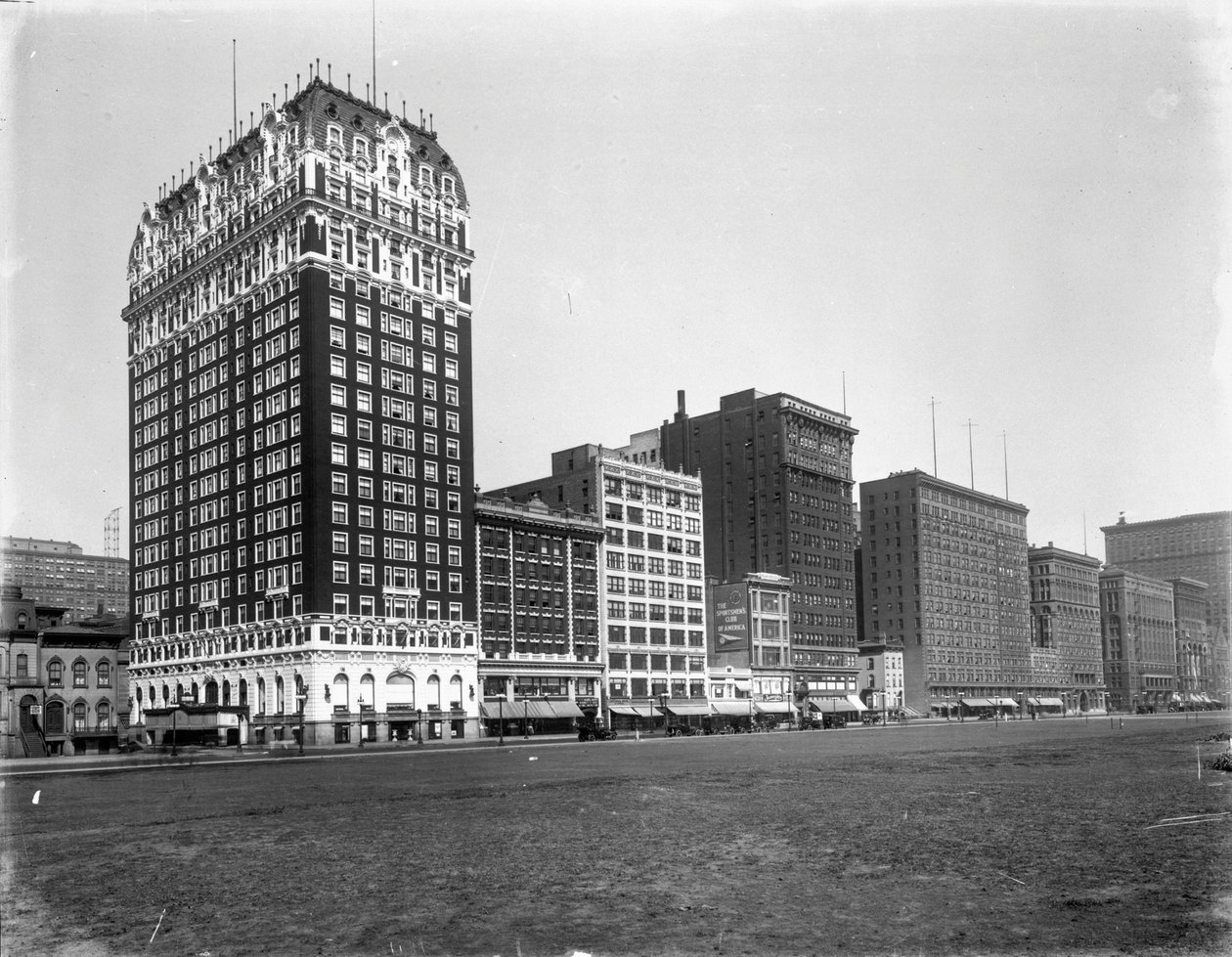 Buildings on Michigan Avenue from Balbo Street to Van Buren Street, Chicago, Illinois, USA, c.1905 by Barnes and Crosby