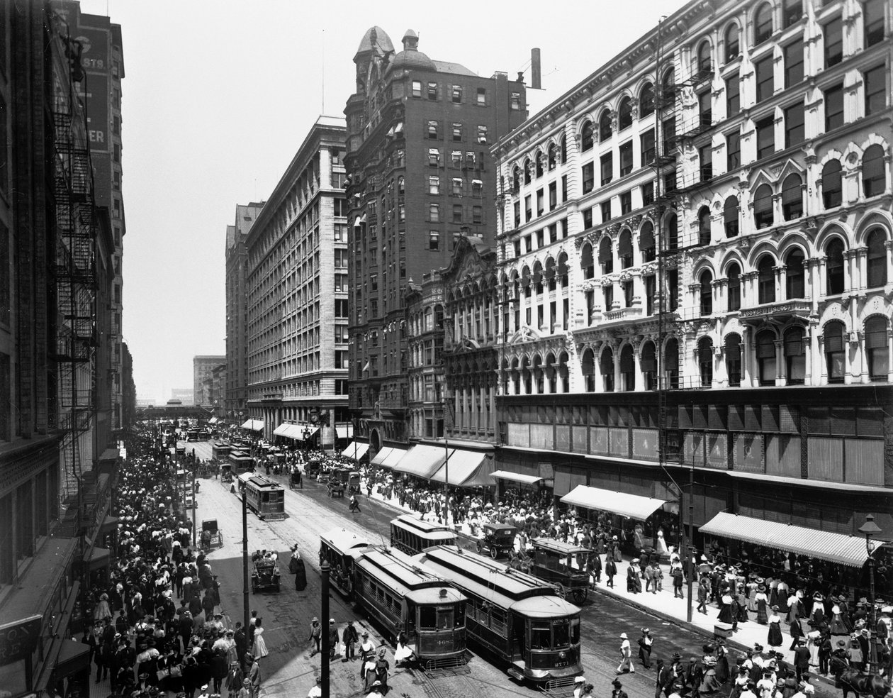 State Street, Chicago, Illinois, USA, c.1907 by Barnes and Crosby