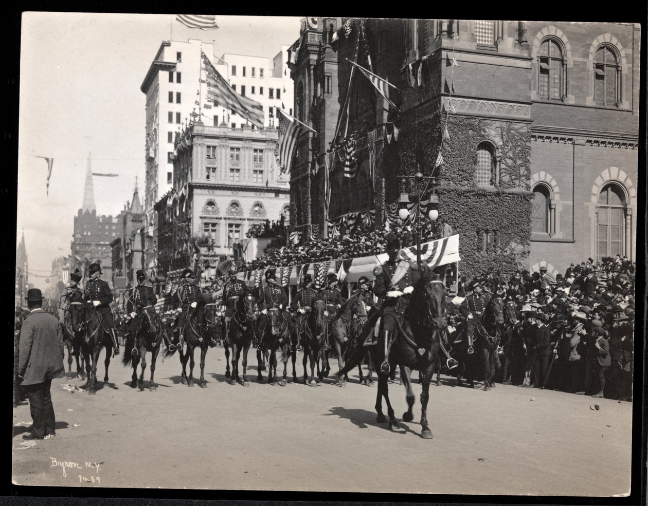 View of General Roe and the Governor