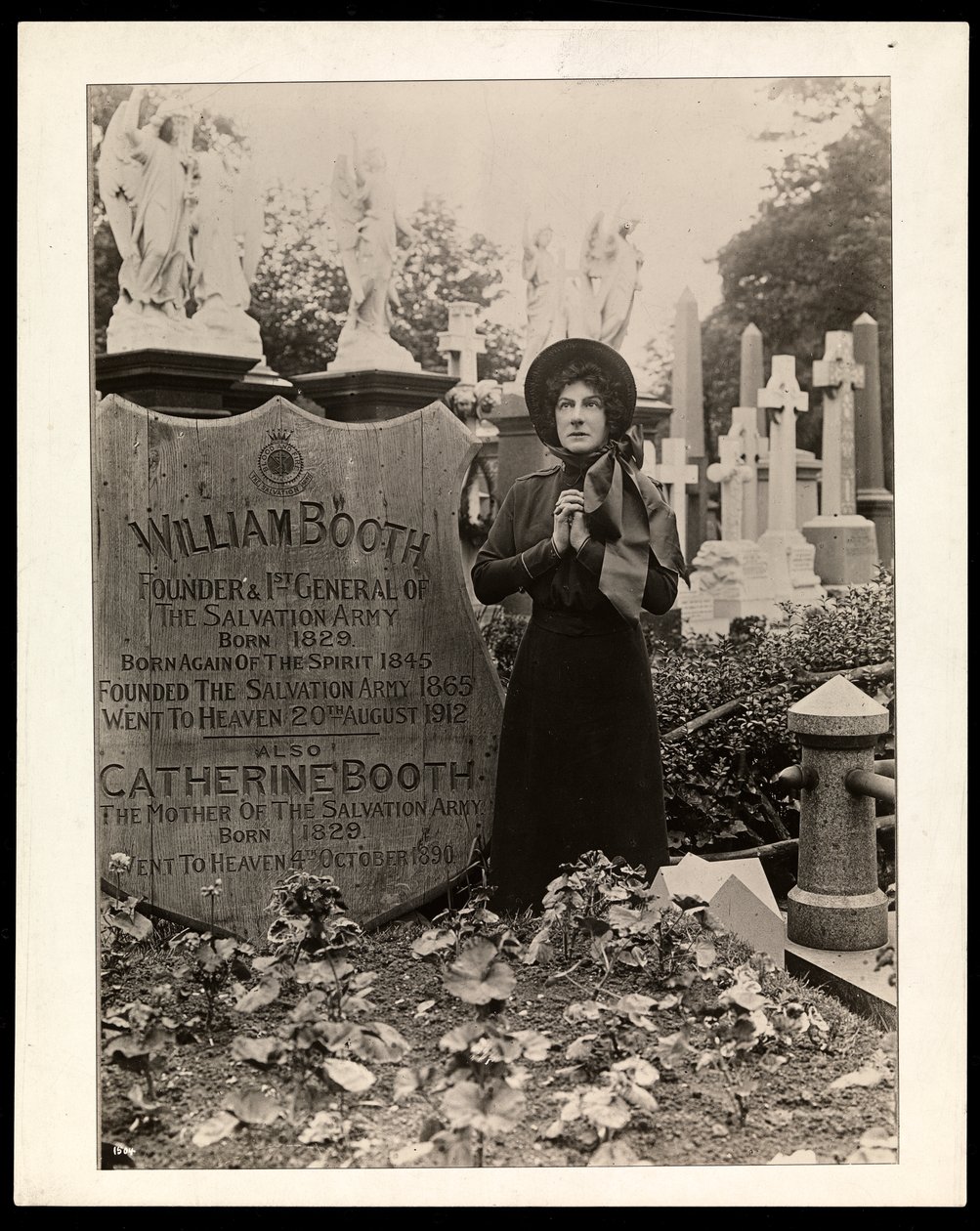 Portrait of Eva Booth at the grave of her father, General William Booth ...