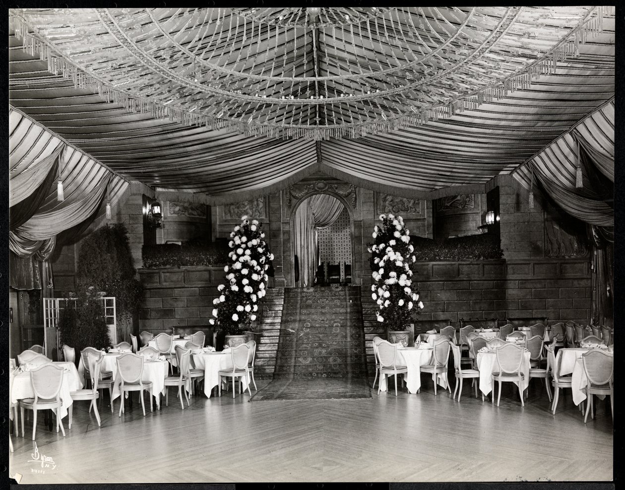 Reception Room at the Ritz-Carlton Hotel, 1915 or 1916 by Byron Company