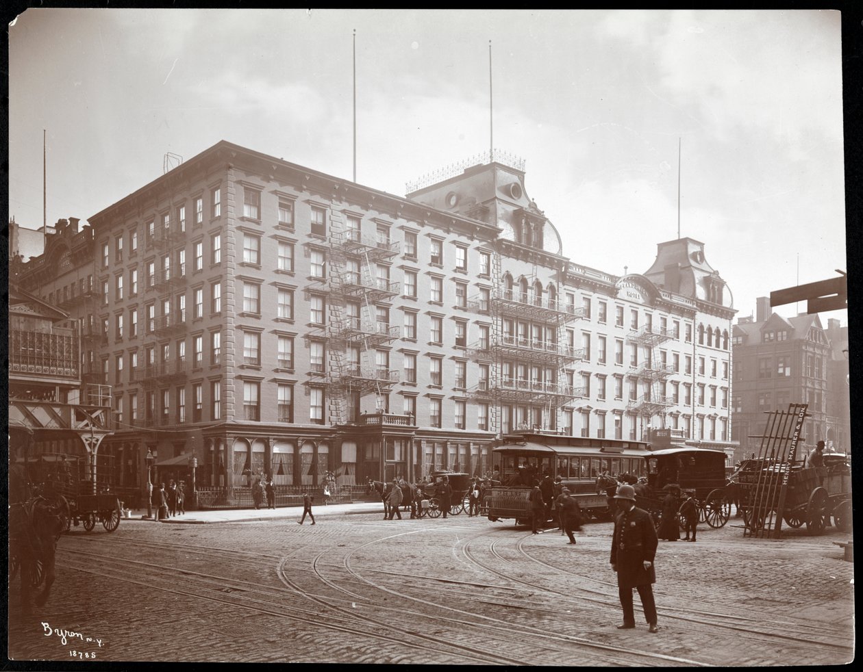 The Grand Union Hotel at 4th Avenue and 42nd Street, New York, 1904 by Byron Company