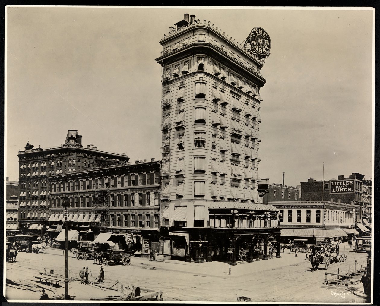 The Pabst Hotel, 42nd Street, Broadway and 7th Avenue, New York, 1919 by Byron Company