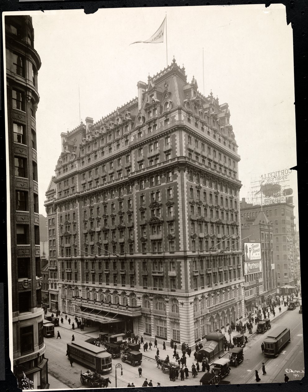 View of the Hotel Knickerbocker, Broadway and 42nd Street, New York, 1912 by Byron Company