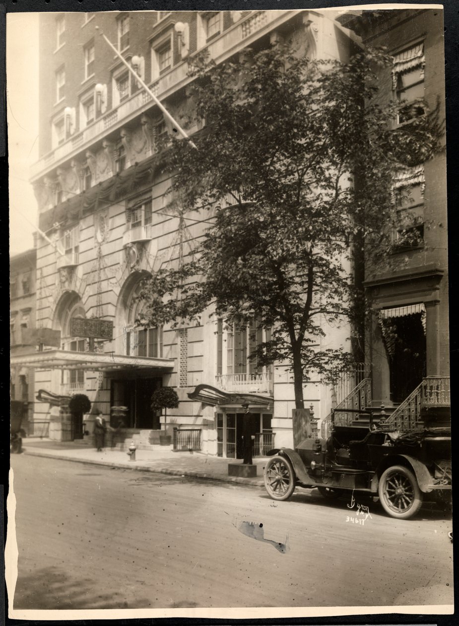 View of the Robert Treat Hotel, Newark, New Jersey by Byron Company
