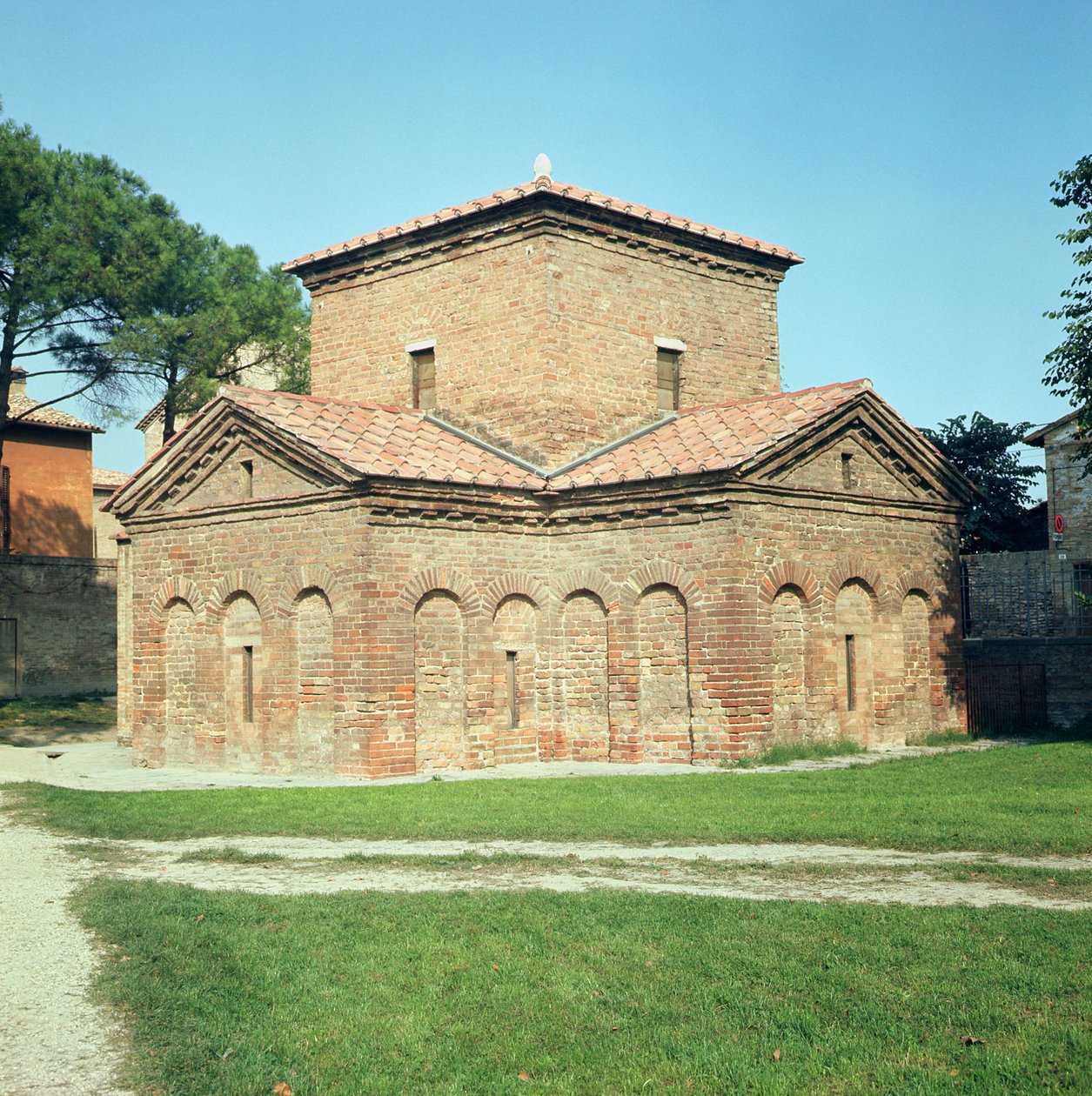 Tomb of Galla Placidia, c.450 by Byzantine