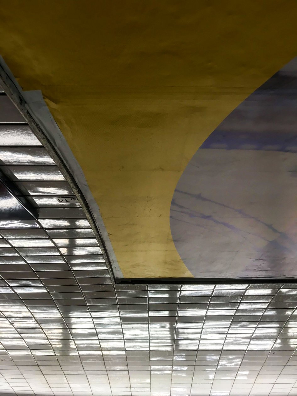 Composition - Metro by Cécile Jamet