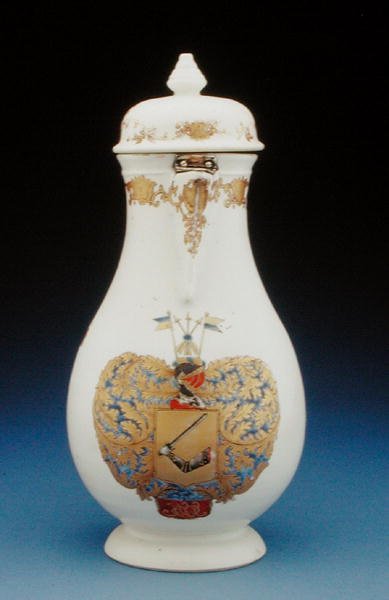 Coffee pot of Meissen form with the arms of Gustav Gabriel Loodh, Qianlong period by Chinese School