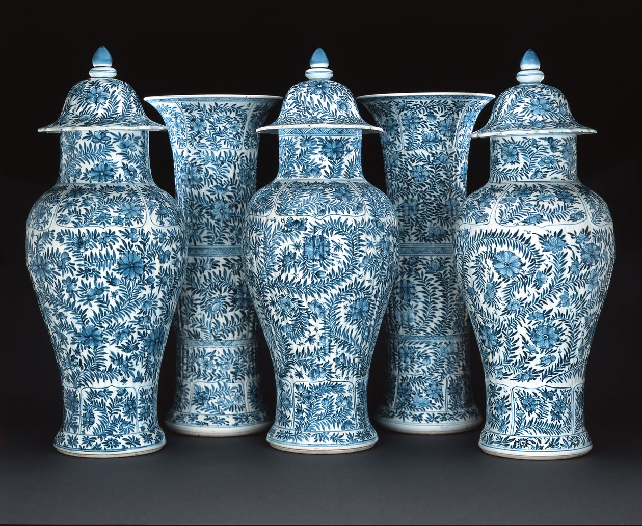 Blue and white garniture, Kangxi period by Chinese School
