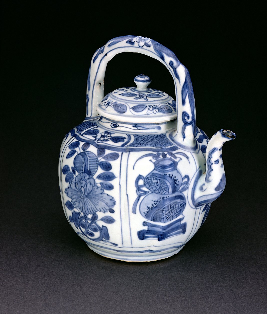 Blue and white kraak wine pot, Wanli, 1590-1610 by Chinese School