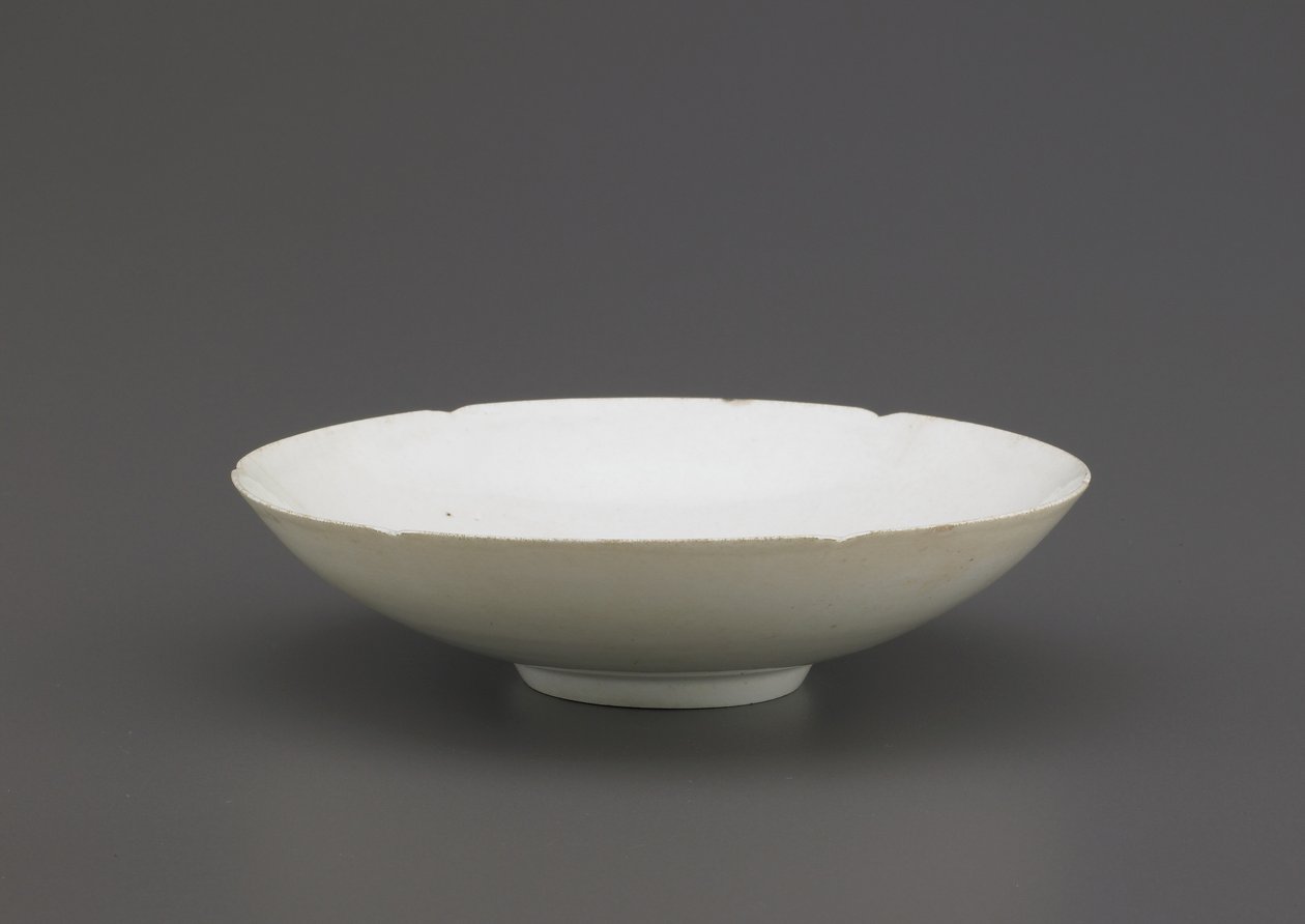 Bowl with incised decoration by Chinese School