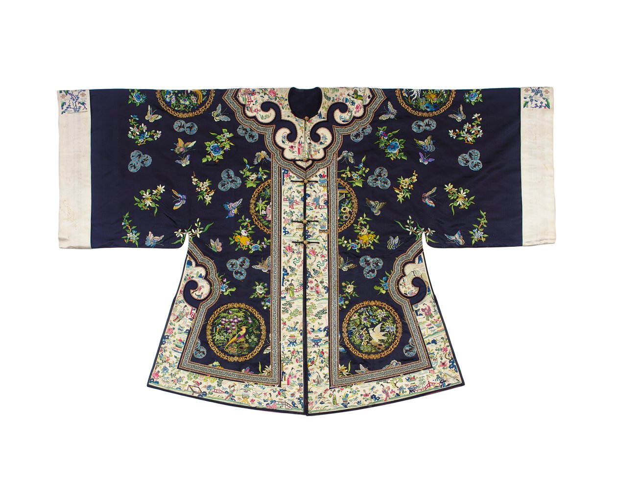 Embroidered midnight-blue Han women
