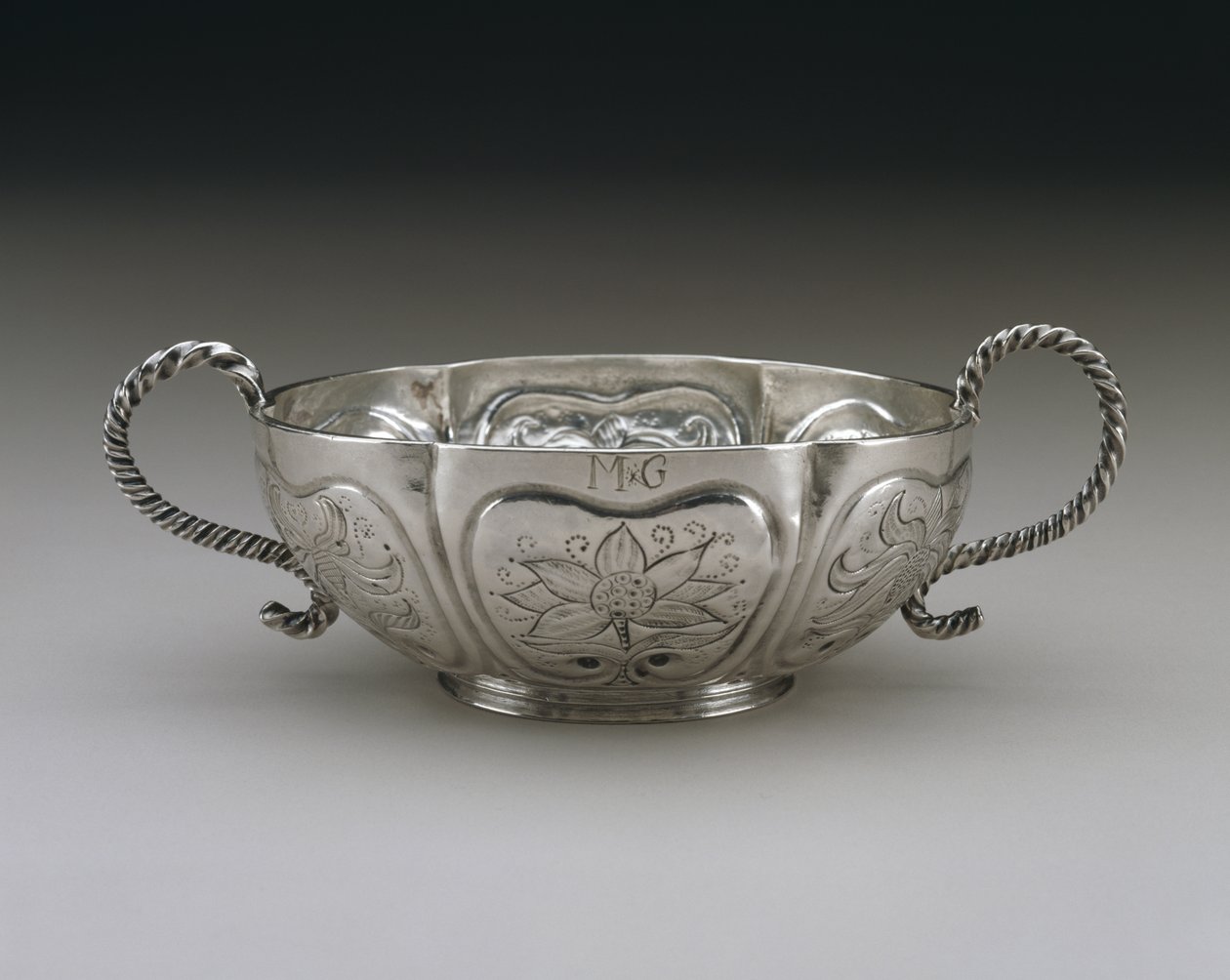 Brandywine bowl, 1696-1731 by Cornelius Kierstede