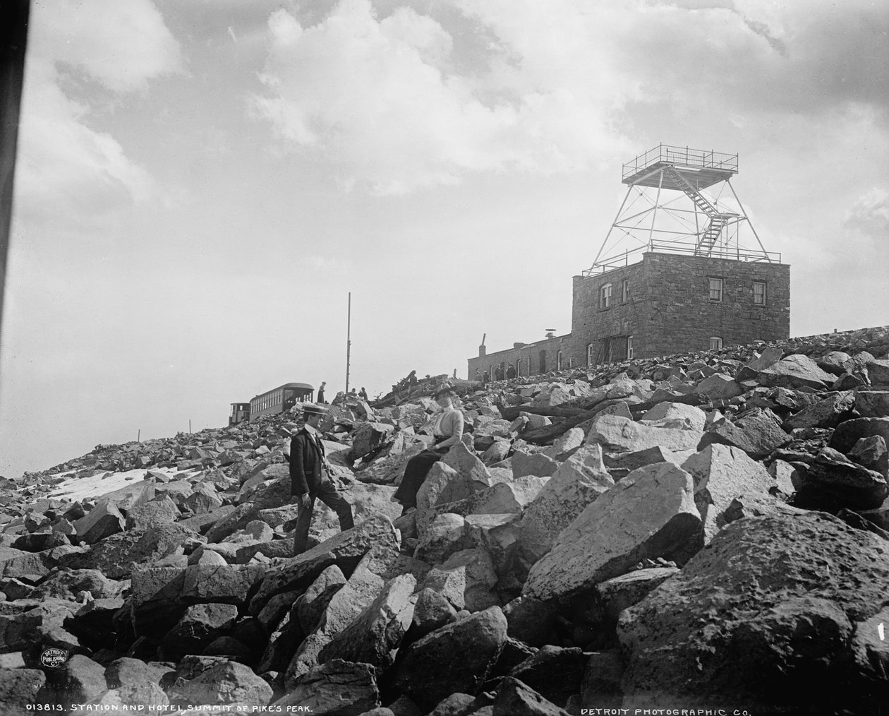 Station and Hotel, Summit of Pike