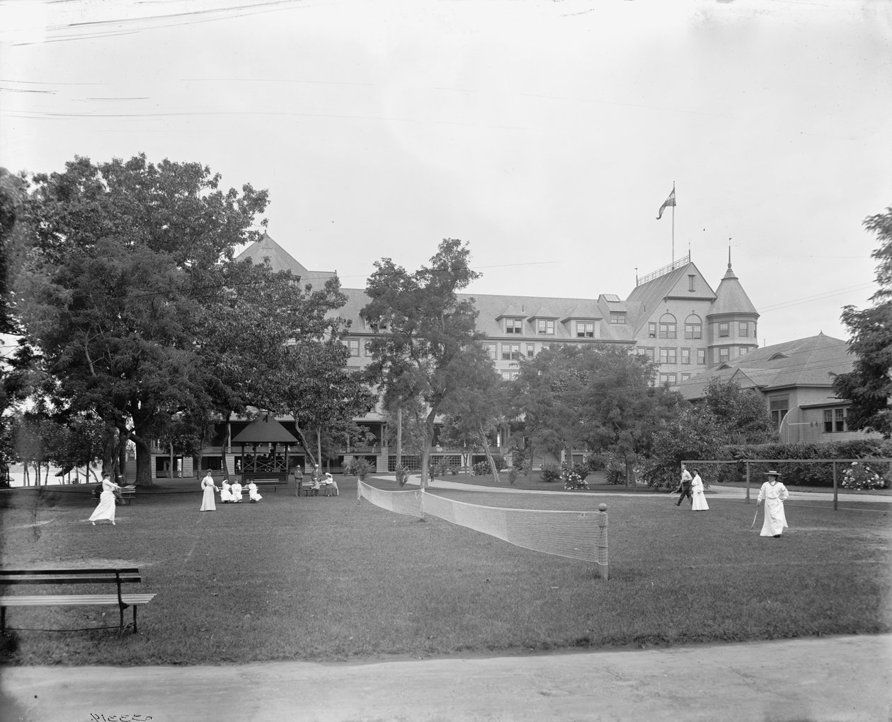 Manhasset, Tennis at Manhanset House, Shelter Island, N.Y. by Detroit Publishing Co.