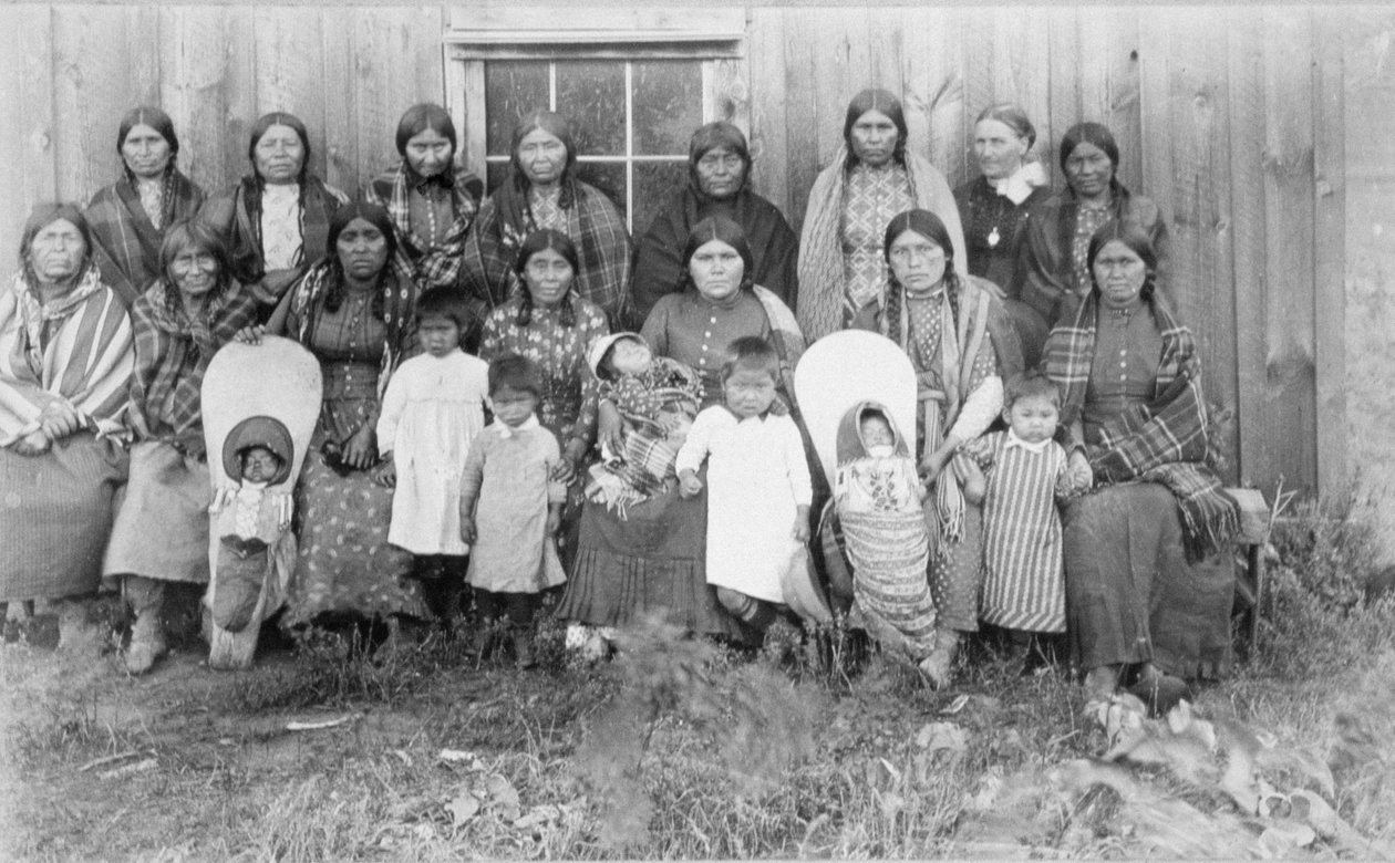 Kate McBeth with the women of the Nez Perce Women