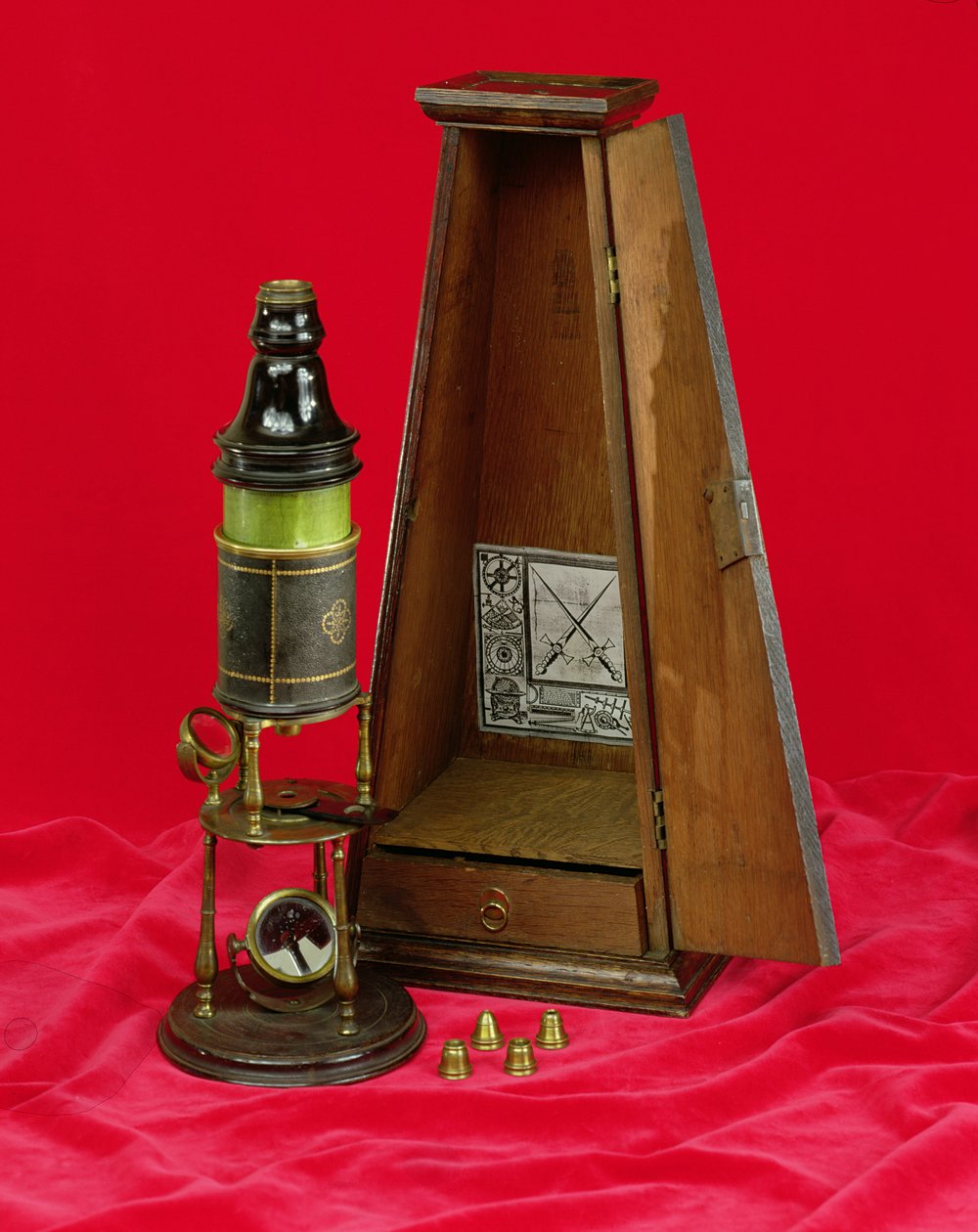 Compound Monocular Microscope, made by Edmund Culpeper, c.1730 by Edmund Culpeper