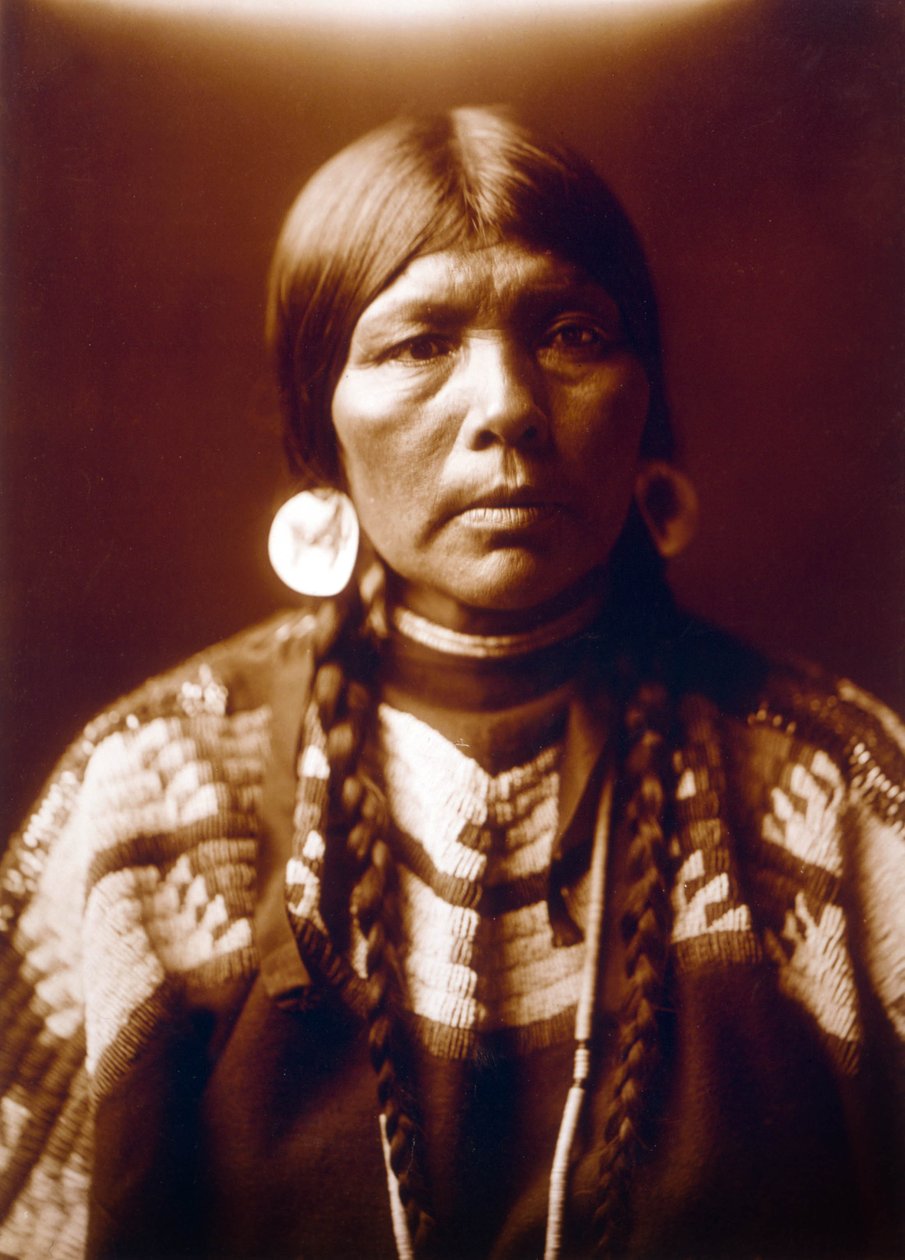 Indian woman The wife of Ow High, c. 1905, photo Edward S. Curtis by Edward Sheriff Curtis