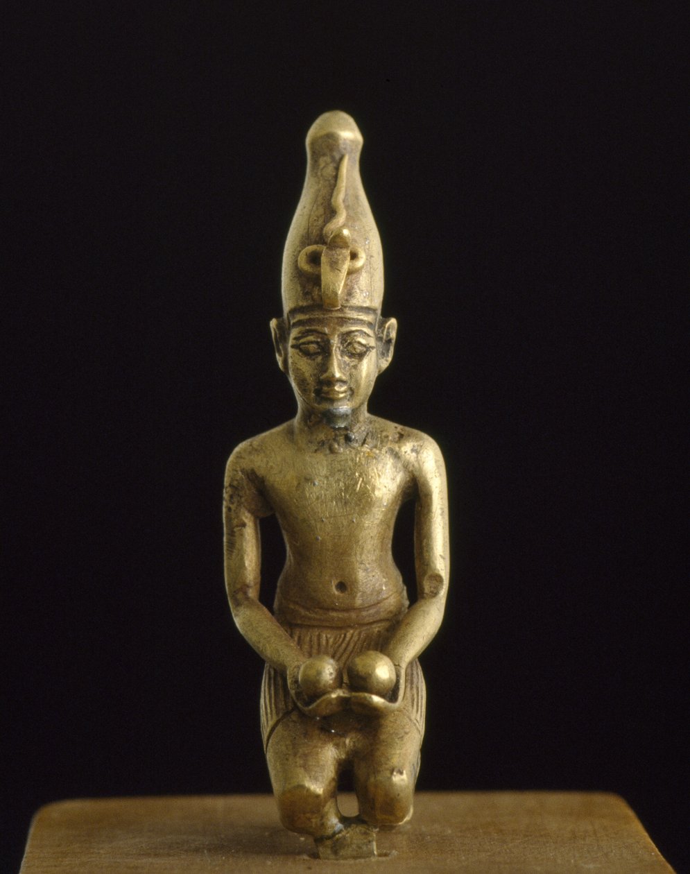 Statuette of King in the White Crown Offering Two Wine Bowls by Egyptian 19th Dynasty
