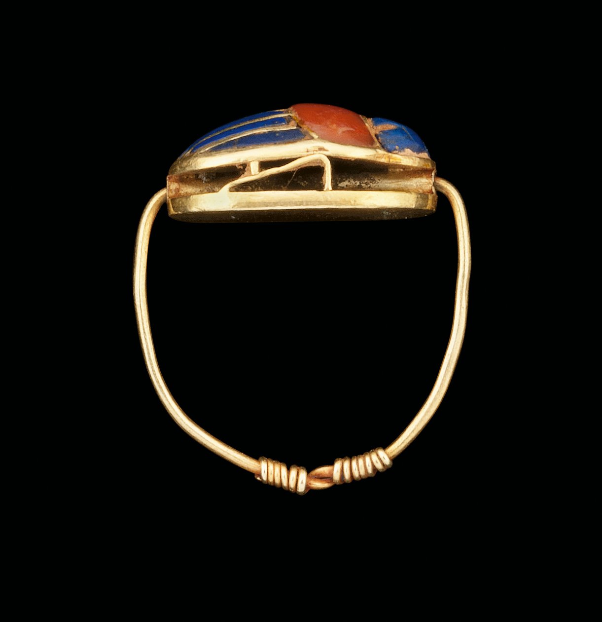 Scarab finger ring, Middle Kingdom by Egyptian 12th Dynasty