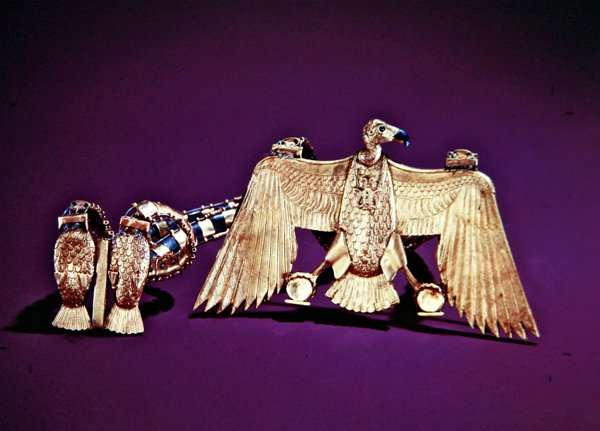 Necklace with vulture pendant, from the tomb of Tutankhamun, New Kingdom by Egyptian 18th Dynasty
