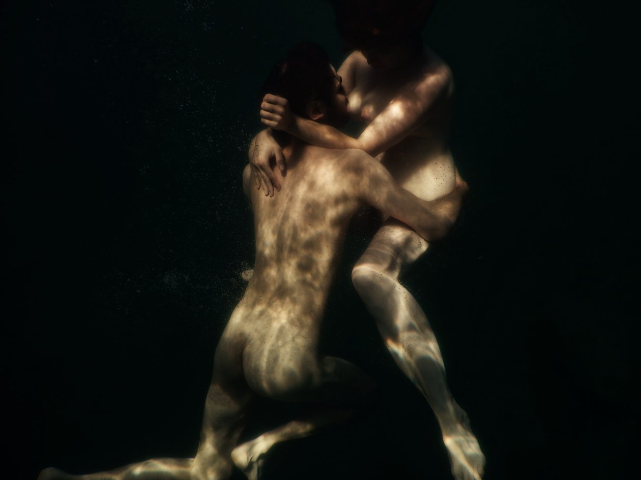 Eira & Lukas in light water, nude by Elinleticia Högabo