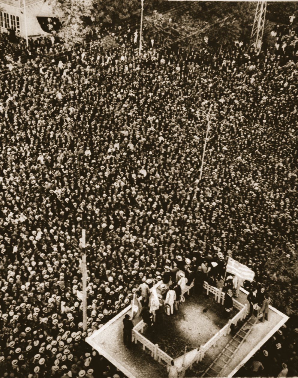 The appeal of Macedonia against the Bulgarian invasion: a mass meeting at Salonika by English Photographer